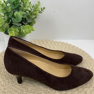 Trotters brown suede kitten heels size 7N